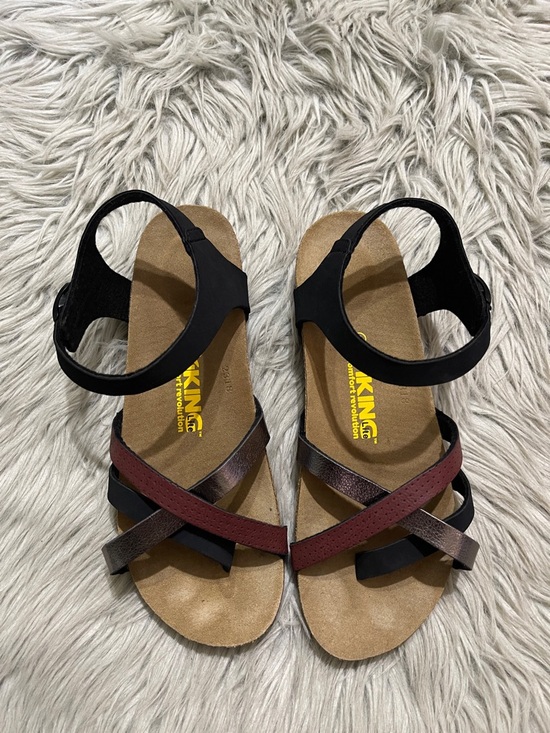 Viking Shoes - WALKING Crisscross Strap Sandals in Black and Burgundy